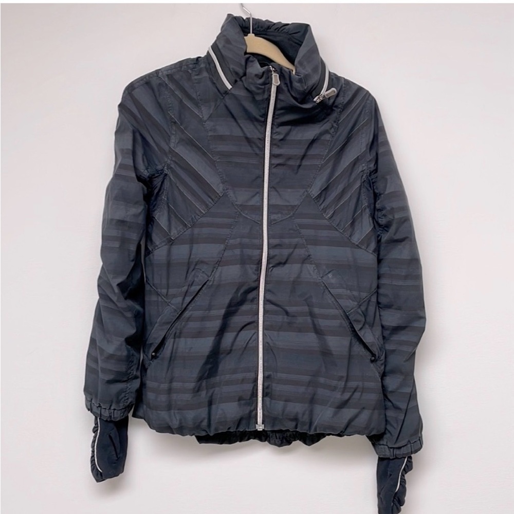 Lululemon Women’s Run Hustle Jacket Size 6, Like New!